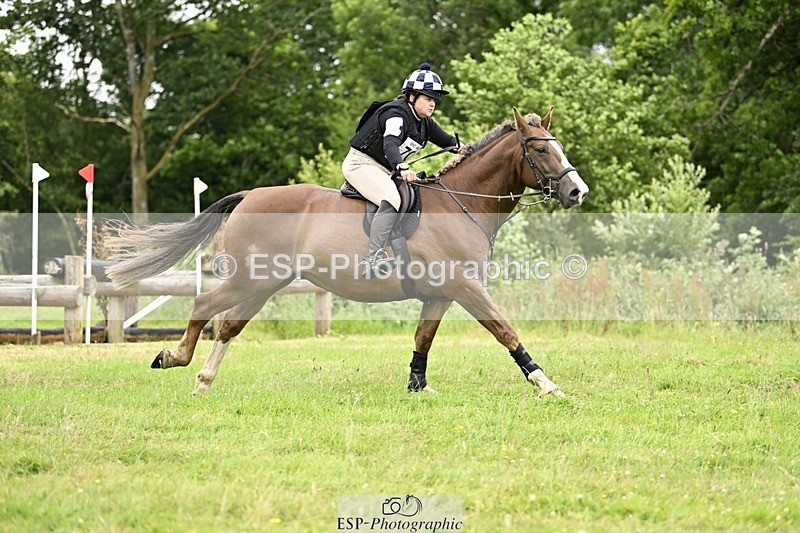 240630-153254-02713 - 705-Jess_Sampson-Derrys_Beauty