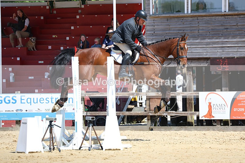 3E7A9485 - Class 8: Senior 80cm