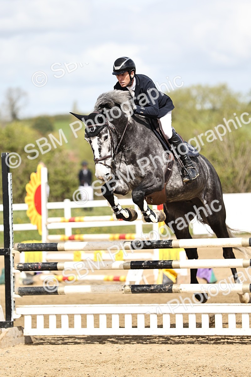 SBM_001095 - Class 4 - Senior Newcomers - 1.10m
