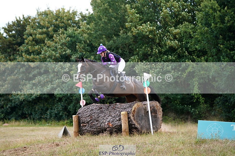 250802A-152344-07277 - F-272-Gemma.Wells-COMBE.BREEZE