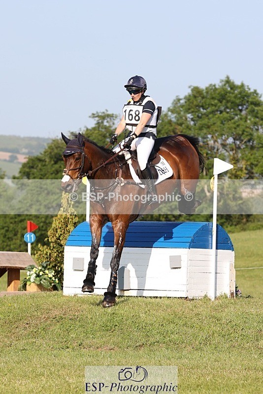 230527-180311-14559 - 168-PARKFIELD_ARTIE_BLOU-Laura_Collett-XC