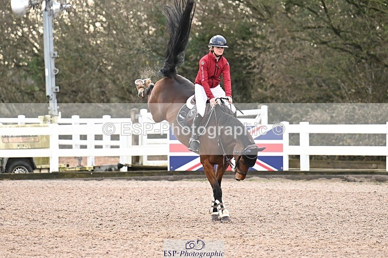 251206-133633-01142 - Cls 13 Snr Foxhunter and 1.20m