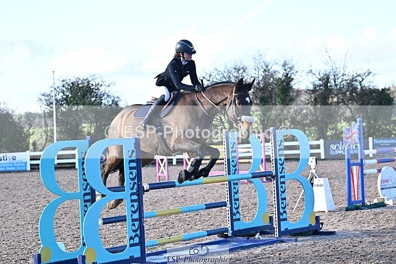 251203-124745-00528 - Cls 4 Newcomers and 1.10m Open