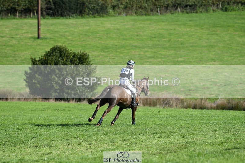 251024A-121313-09213 - B-124-Sophie.Lamb