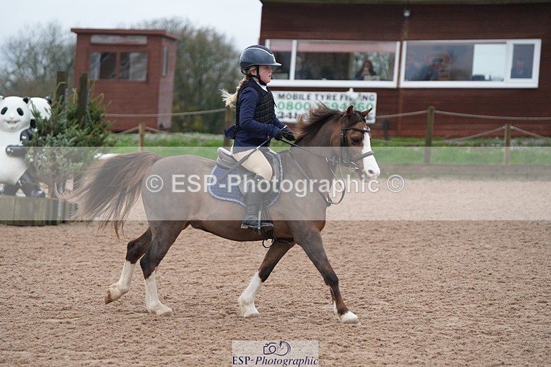 251116-095631-01459 - Cls 18 Clear Round 50cm