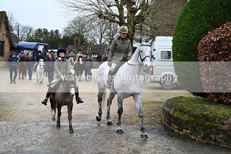 WJ7_9291 - Walk out..