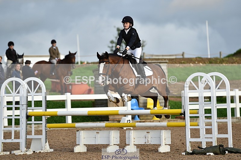 220829A-182916-00571 - 90cm classes