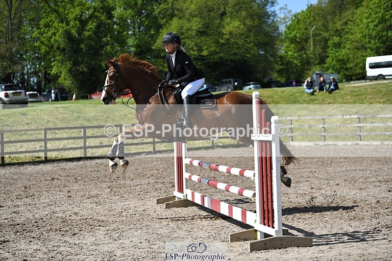 230512-105800-00628 - Cls 10 Snr 85cm Schooling