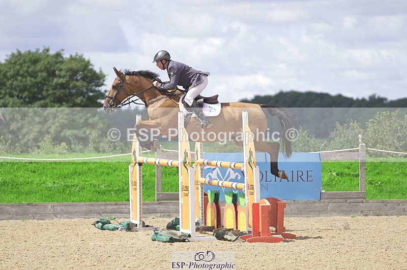 230806A-130552-02127 - Cls 14 Snr Foxhunter & 1.20m Open