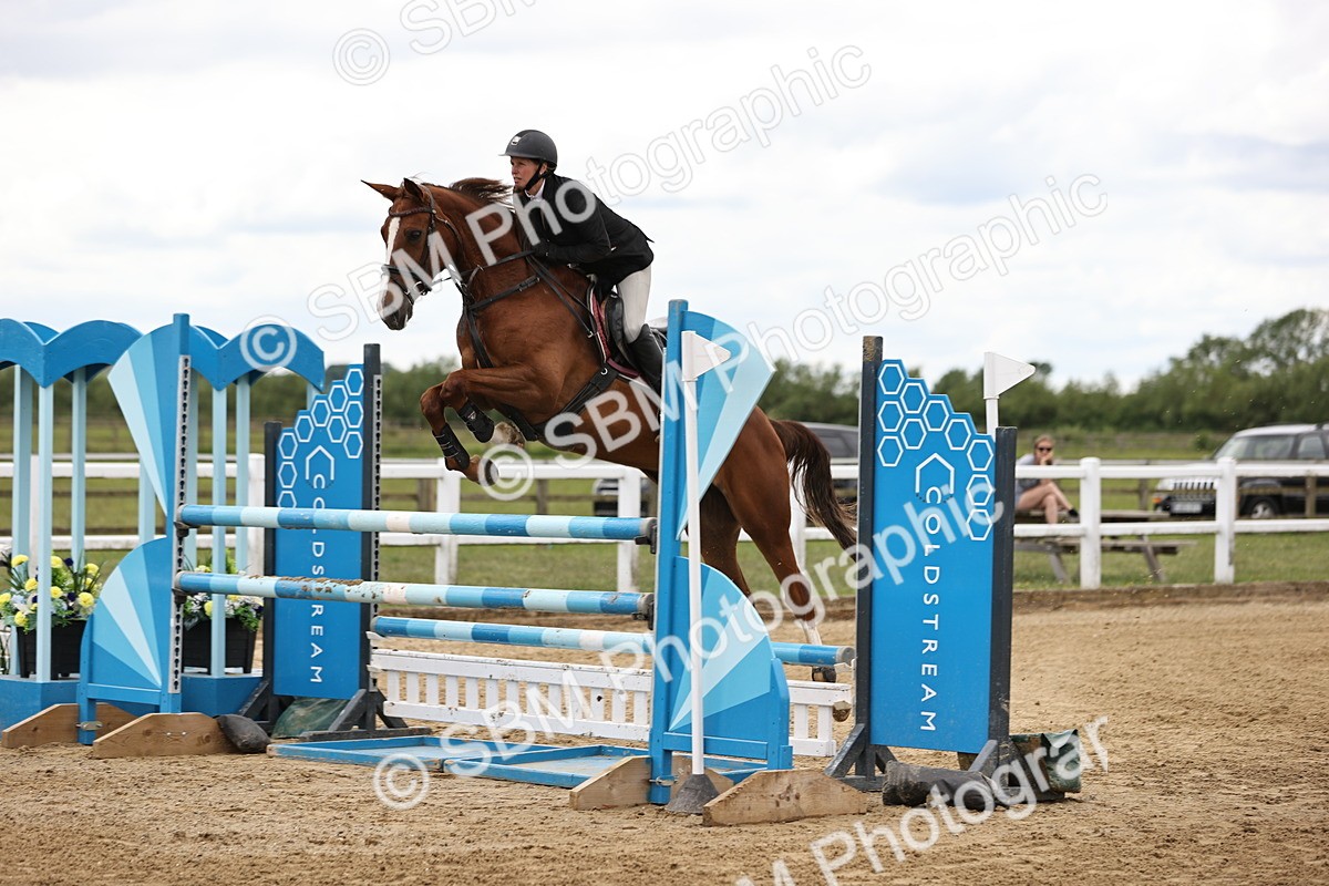 SBM_002977 - Class 11 - Senior Newcomers - 1.10m