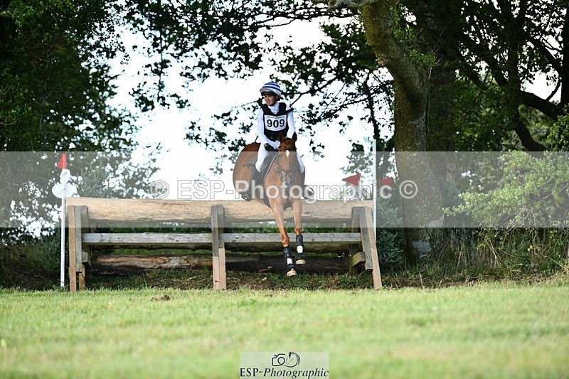 250831-183924-01052 - S-909-Zoe.Trembath