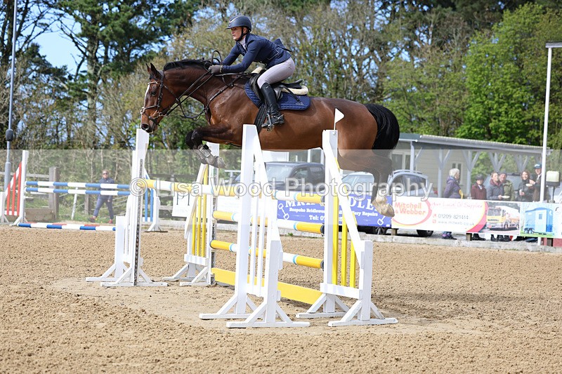 3E7A2382 - Class 9: Senior 1.30m open