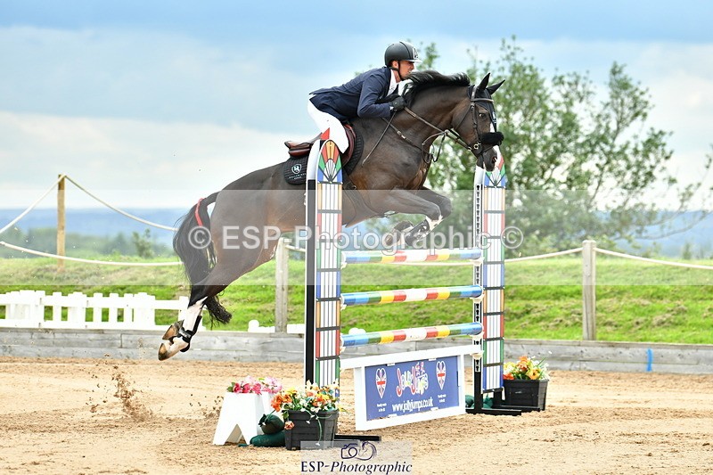 230720A-145548-03622 - Cls 9, 2 Star Big 1.40m Start to break