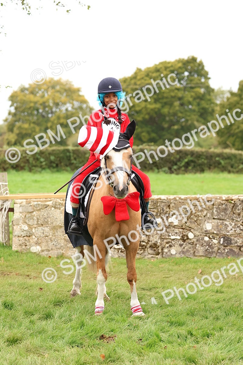 SBM_61671 - S37a - Fancy Dress Showing