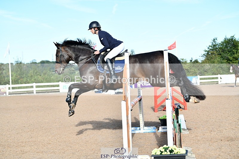 240913A-092425-02922 - Cls 20 Snr British Novice and 90cm Open