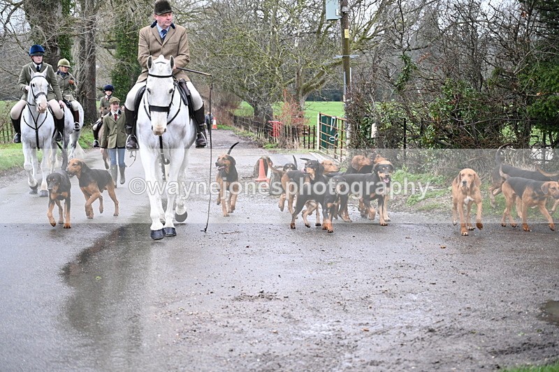 WJ7_9359 - Walk out..