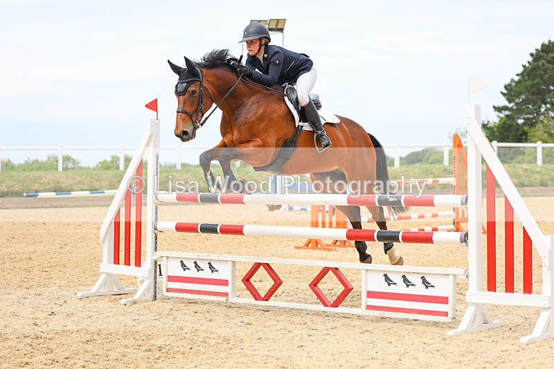 3E7A9433 - Class 8: Senior Newcomers/1.10m open