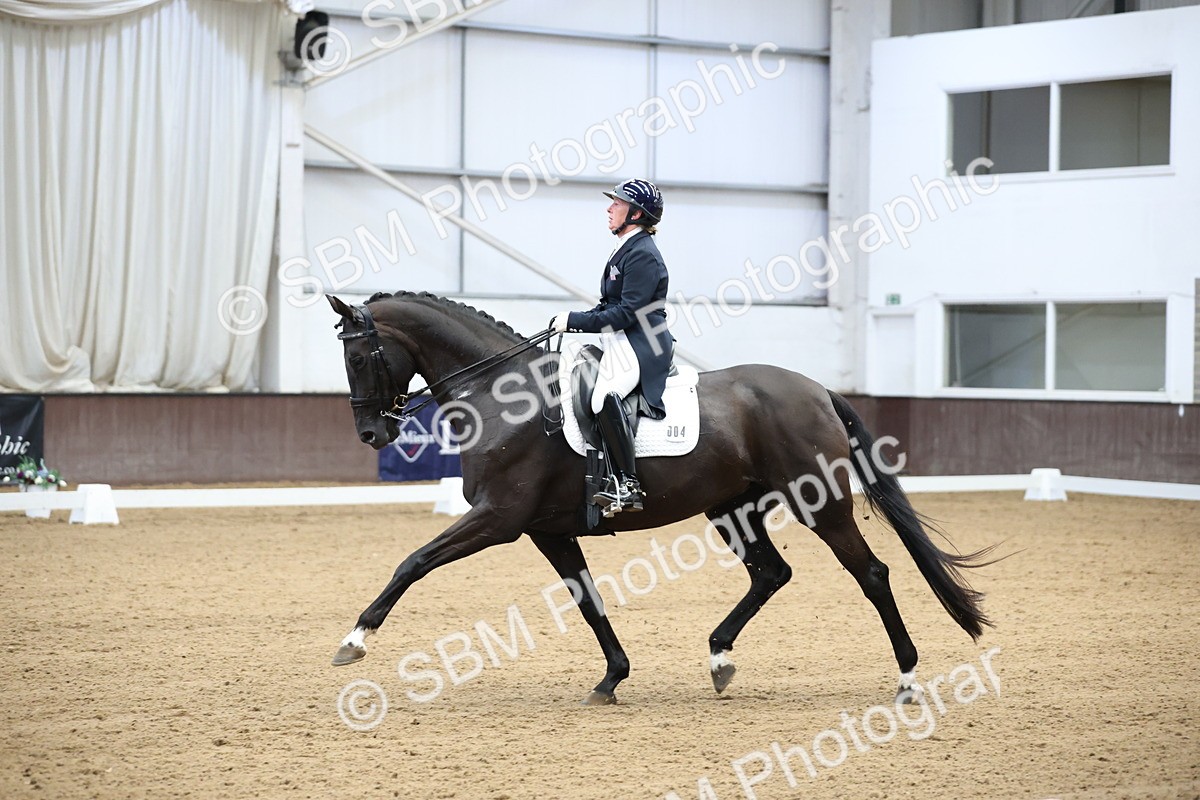 SBM_004794 - Class 9 - FEI Inter 1 Gold - 16.59-17.47