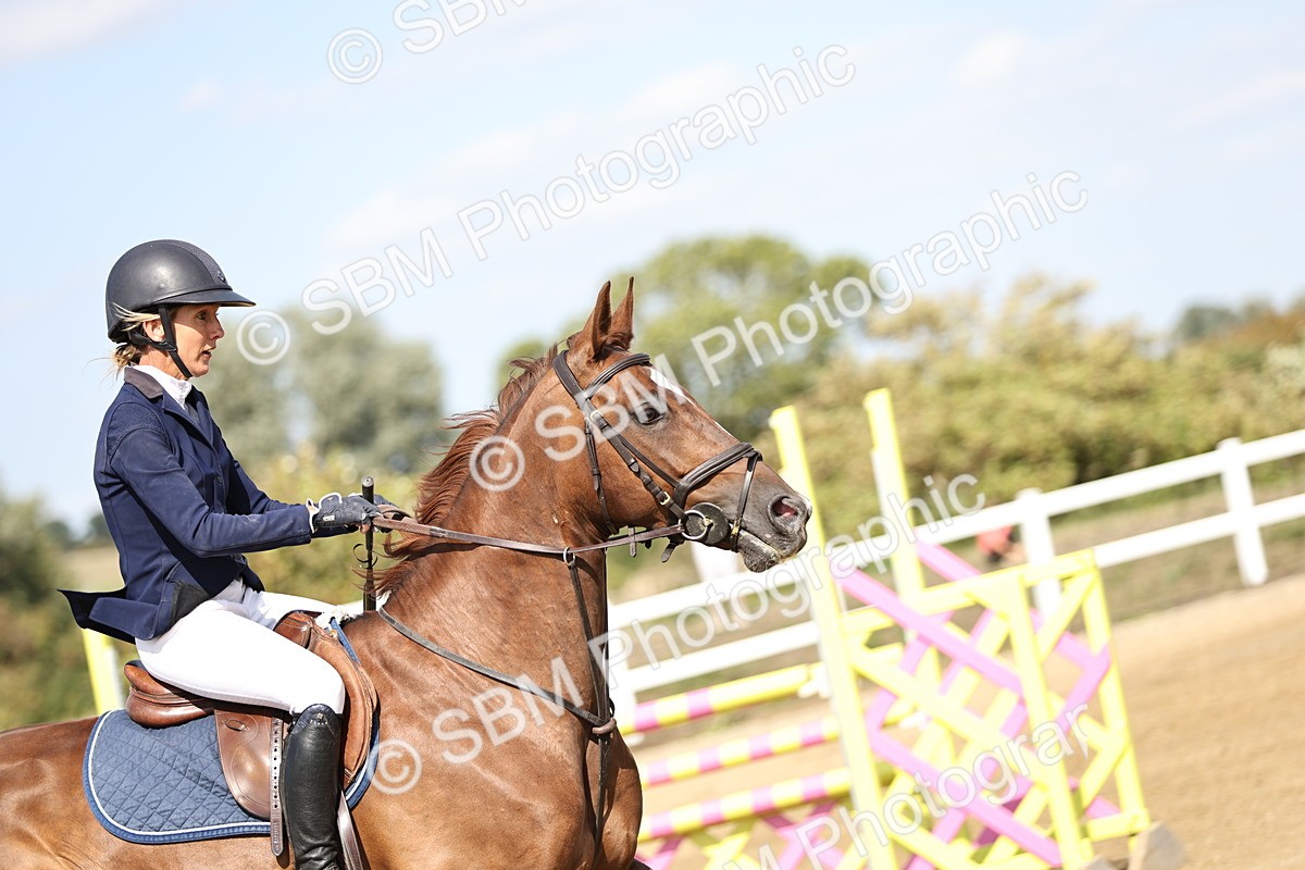 SBM_005154 - Class 6 = Senior Newcomers - 1.10m Open