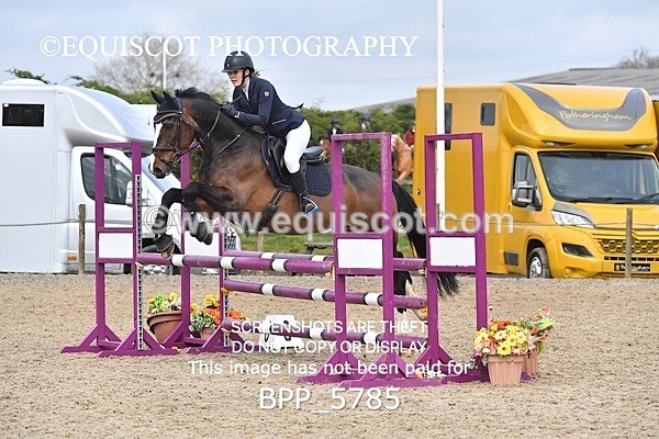BPP_5785 - CLASS 24 SUN Senior British Novice/ 90cm Open