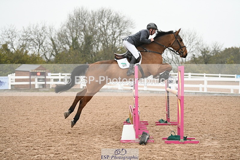 241103A-105832-07631 - SUN Cls 21 Snr Newcomers and 1.10m Open