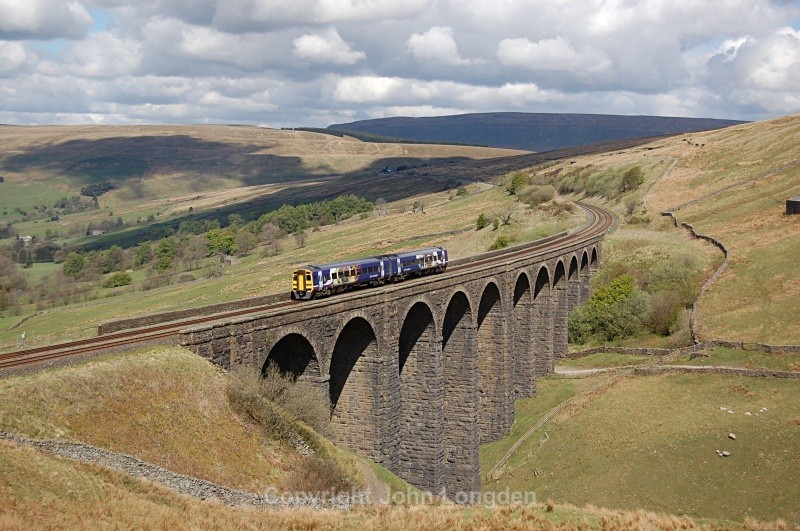 11.5.10 - Unidentified 158 09.47 Leeds - Carlisle, Arten Gill - Arten Gill