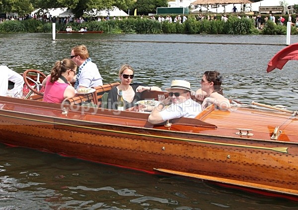 090704 ZAMORA IMG_8123 - HENLEY REGATTA  SATURDAY 4th JULY 2009