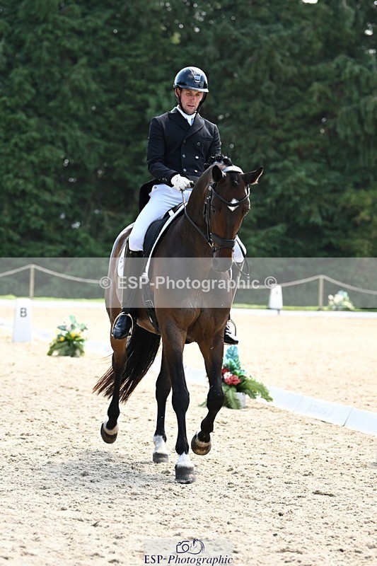 240811-143707-06526 - 221-Mark.Forrest-Fidel.Von.Singing