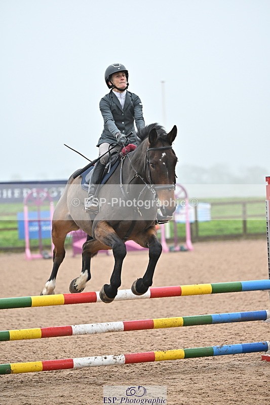 241103A-104249-06721 - SUN Cls 18 British Novice and 90cm Open