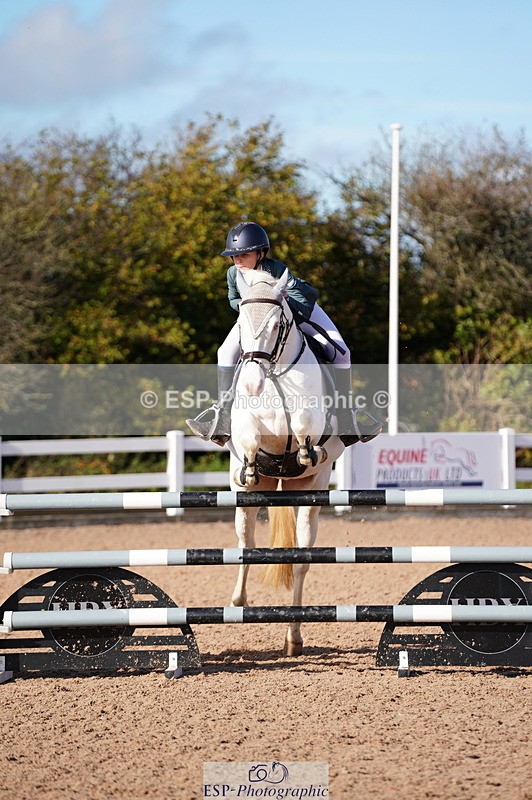 241027A-115416-02632 - SUN Cls 6 Pony Newcomers and 1m Open