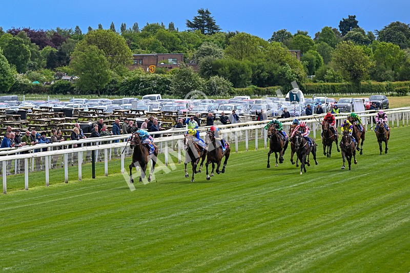 130526-Race 2-Klassleader-0072 - Race 2 2.20pm Sky Bet Race To The Ebor Jorvik Handicap