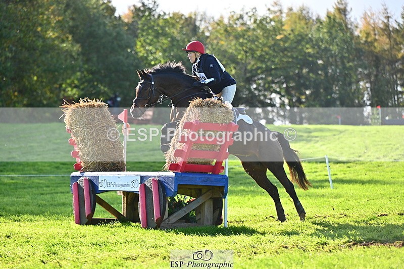 251025A-121852-19064 - F-418-Caroline.Davies