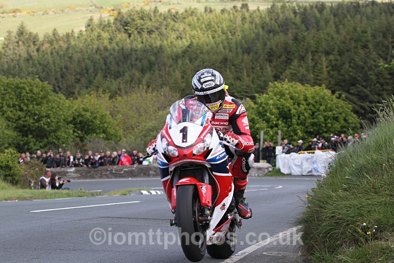 John McGuinness - RST Superbike Race