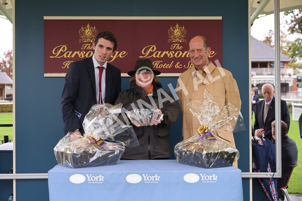 yr07102022r1-57 - Race 1 2.05pm Parsonage Hotel and Cloisters Spa Stakes