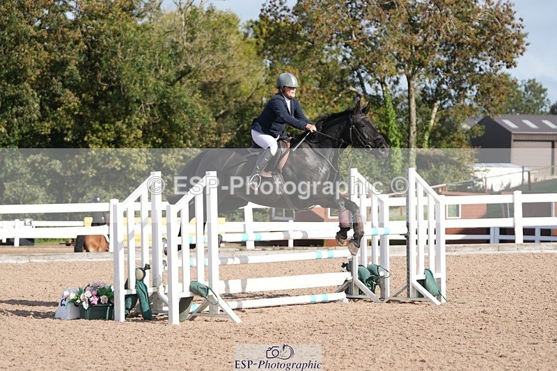 251005-103602-02585 - Cls 22 British Novice and 90cm