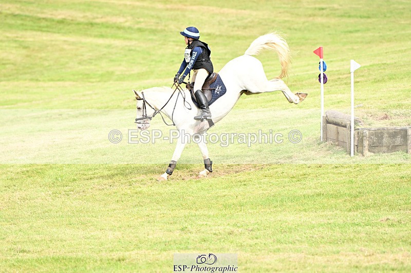 240825X-162223-36749 - 80cm XC 15.30 to 16.30