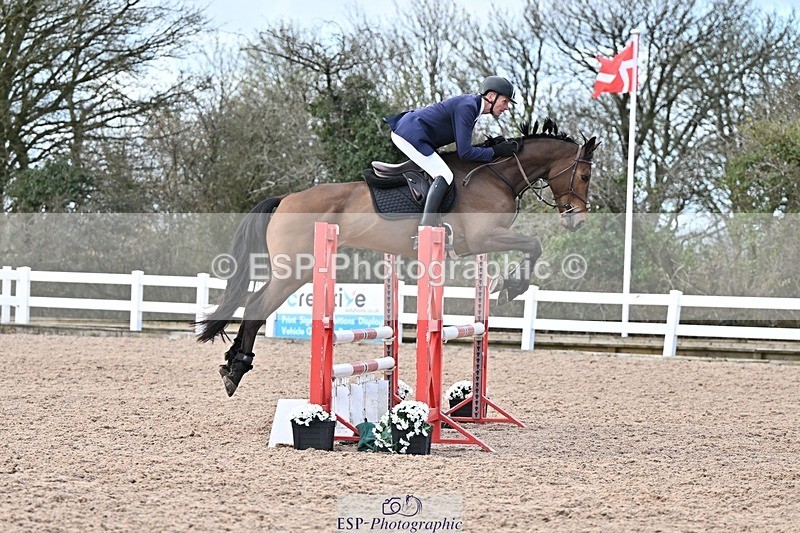 250328-103725-01290 - Cls 8 British Novice and 90cm