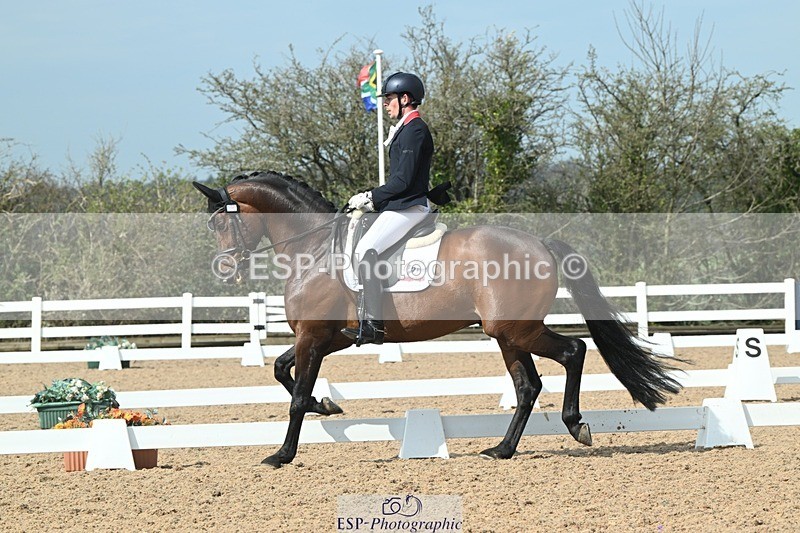 250403-104047-01545 - 048-Angus.Corrie-Deane-Maigret.VD.Watermolen