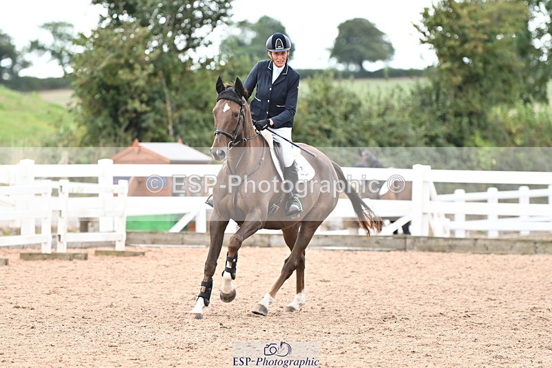 250820B-130520-00689 - Cls 4 Newcomers and 1.10m Open