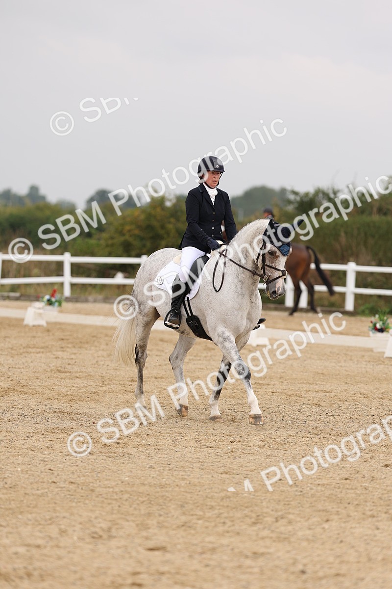 SBM_01625 - Class 9 - Novice 27 Champs