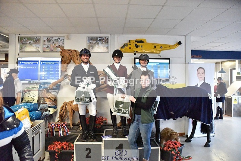 250214-153816-02621 - Freestyle Medium Gold Presentations