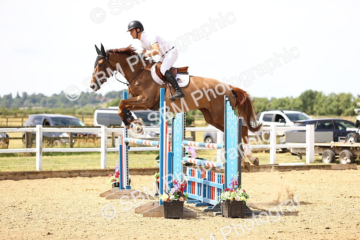 SBM_000709 - Class 15 - Redpost Equestian Senior Foxhunter - 1.20m