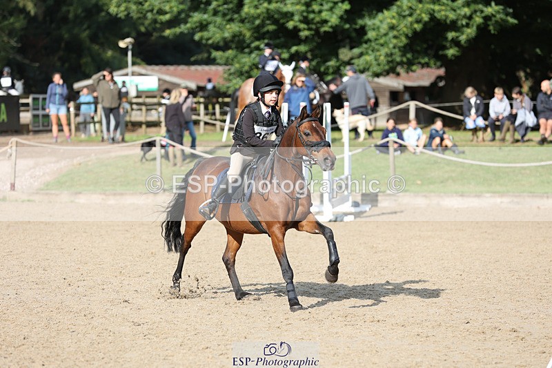 240823X-091346-14455 - 60cm R1 8.30 to 10.00