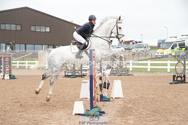 251109-102459-03367 - Cls 19 Snr 1.05m Open