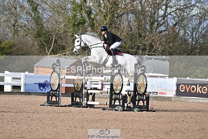 251126-121551-00416 - Cls 4 Newcomers and 1.10m