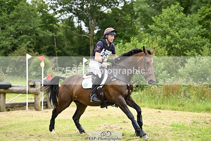 240623-111137-01400 - BE 90 XC 10-30 to 11.30