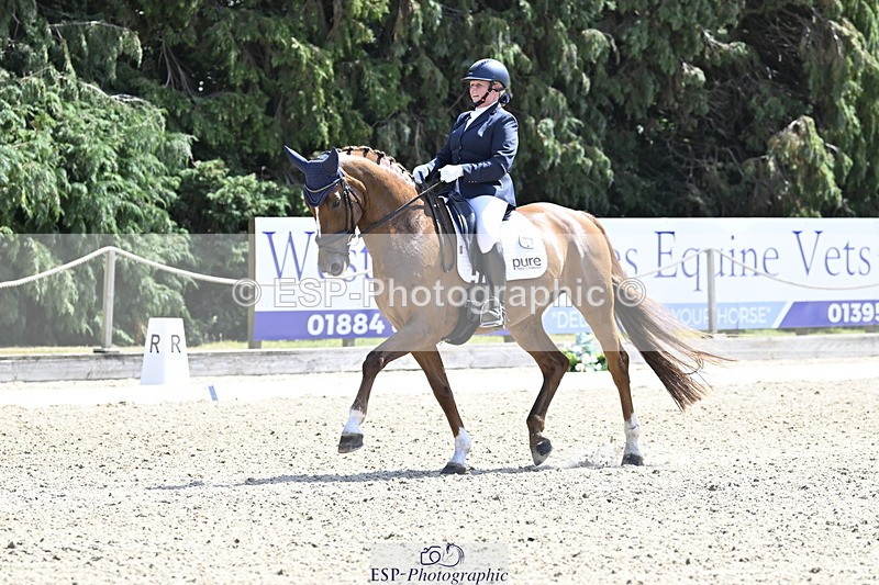 250810A-133722-06716 - 021-Caroline.HuntFancy.That.II
