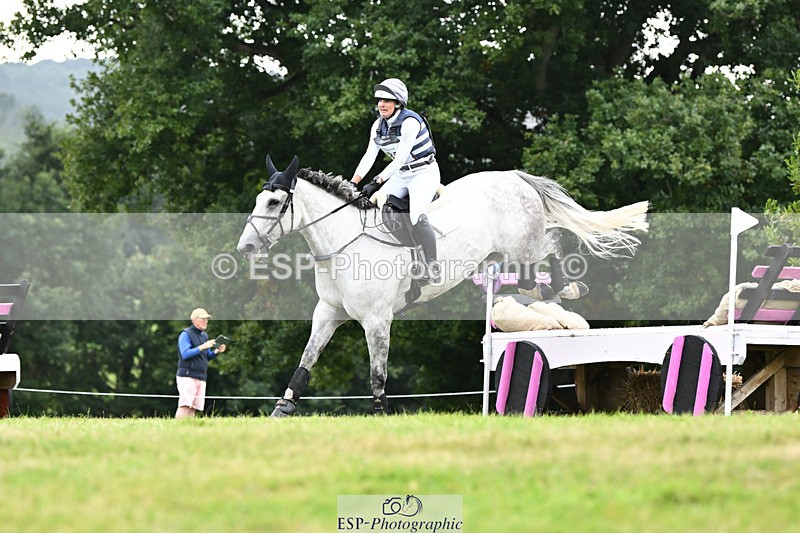 240825X-180506-38122 - 80cm XC 17.30 to End