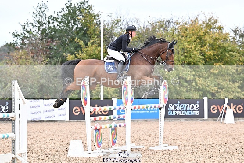 251015-134953-00653 - Cls 4 Newcomers and 1.10m Open