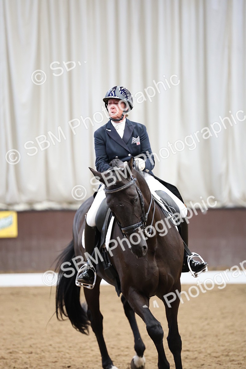SBM_004775 - Class 9 - FEI Inter 1 Gold - 16.59-17.47